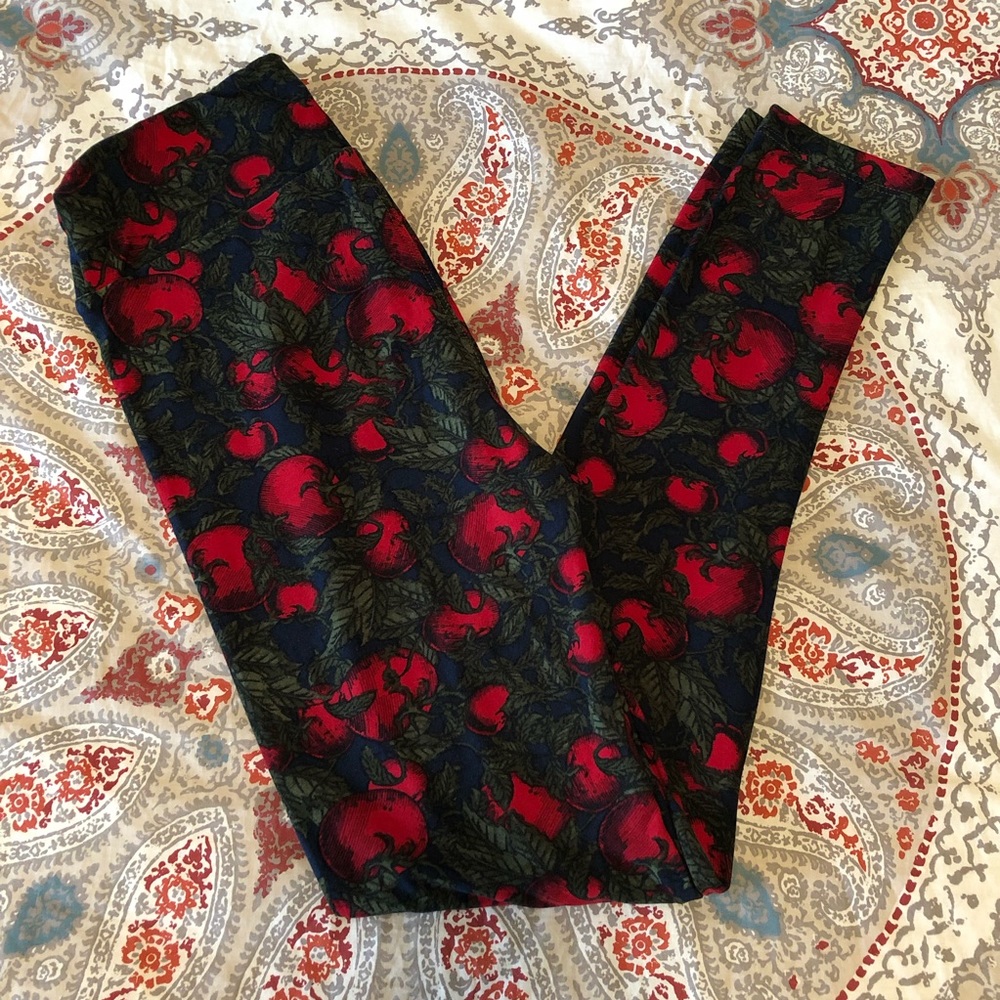 NWOT LuLaRoe OS tomato leggings 🍅